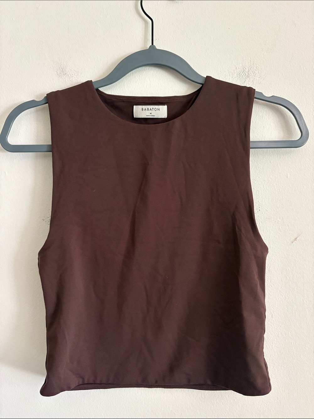 Aritzia Babaton Chocolate Brown Contour Crop Top Size Medium